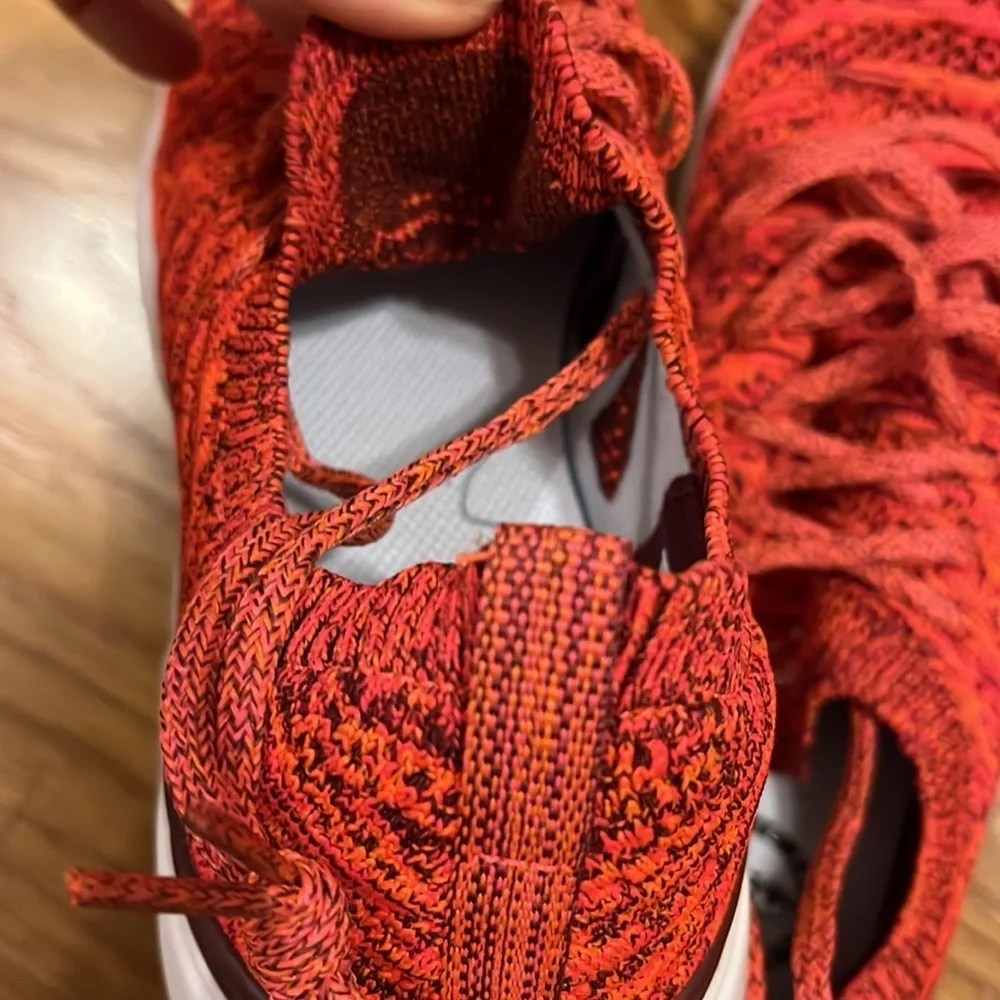 APL TechLoom Wave Sneakers 8 NEW